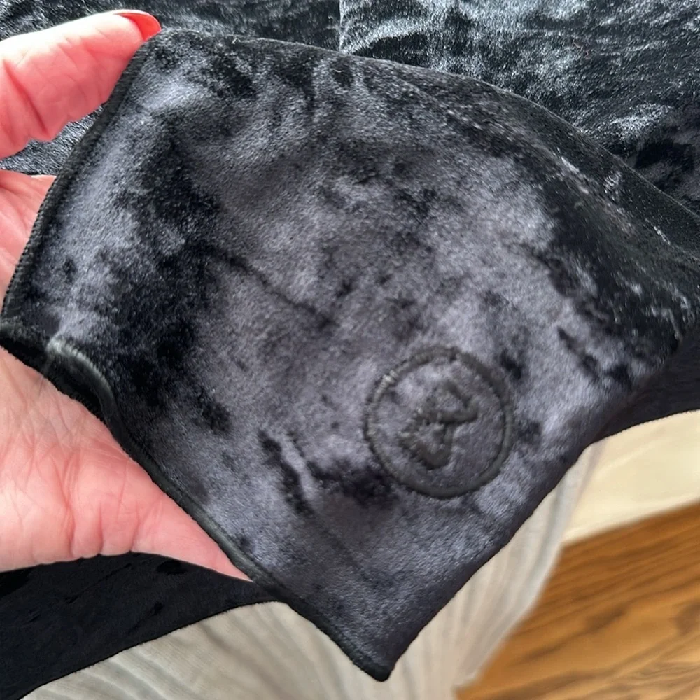 BOGNER Black Crushed Velvet Turtleneck Top Y2K Gothic Après Ski Performance 14 - Picture 11 of 16